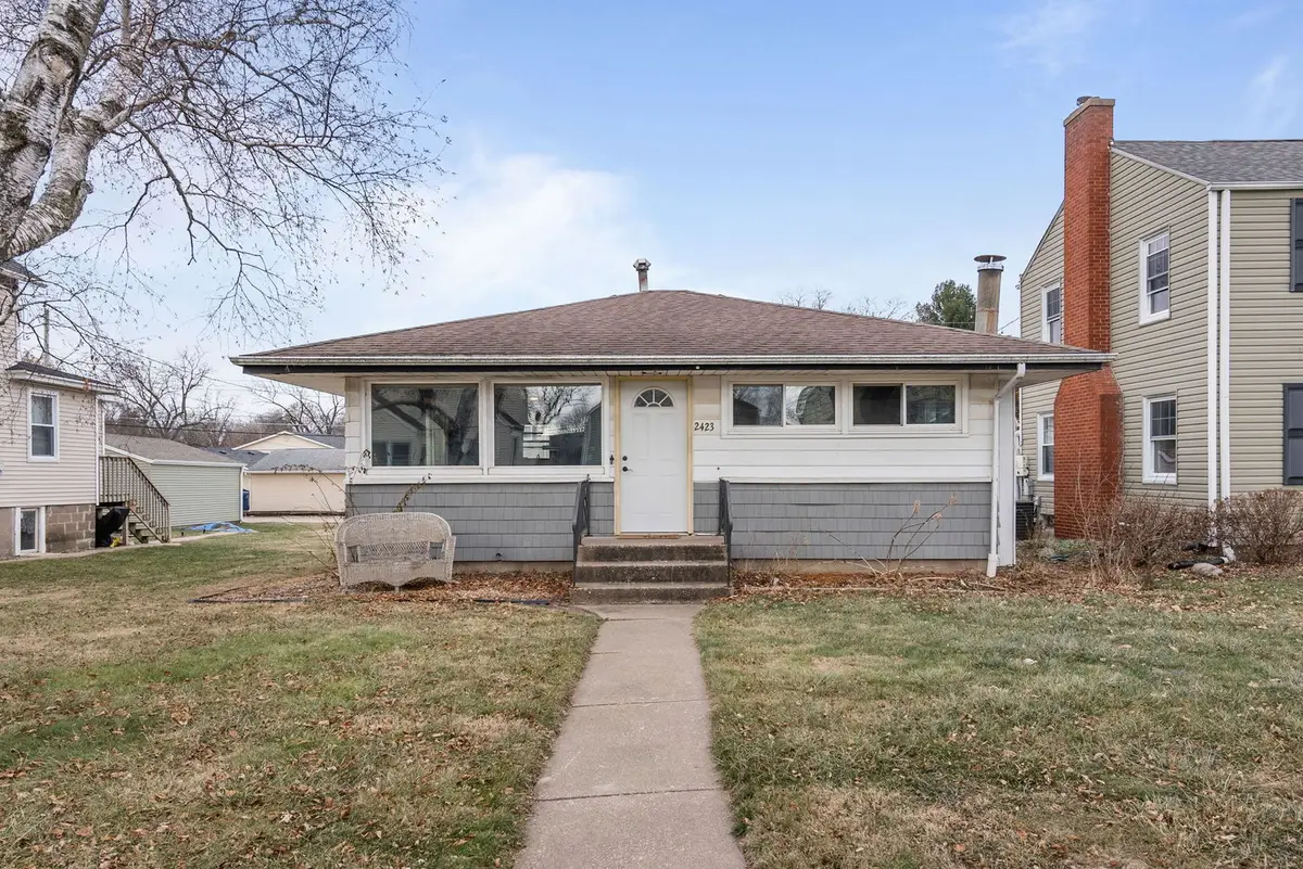2423 32nd Street, Moline, IL 61265 - Image #1
