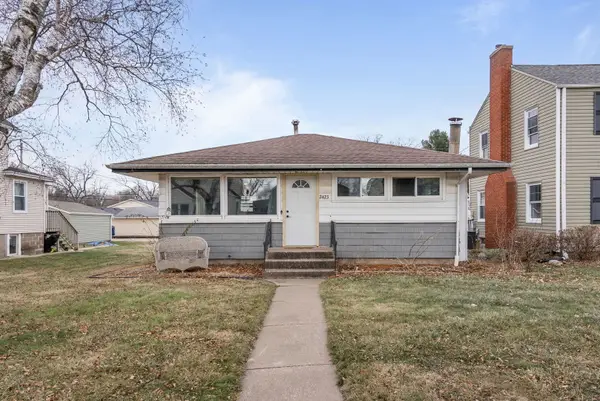 2423 32nd Street, Moline, IL 61265