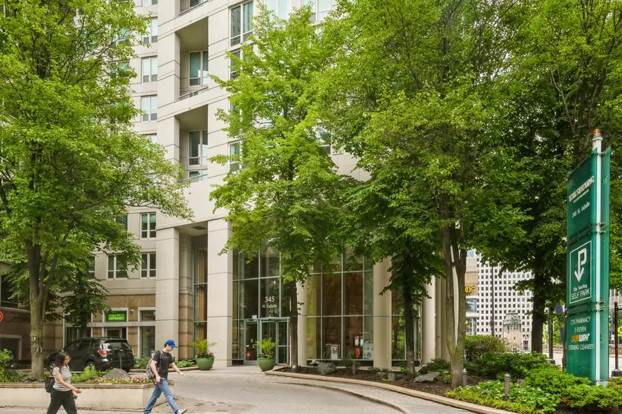 345 N La Salle Drive #1006, Chicago, IL 60654 - Image #2