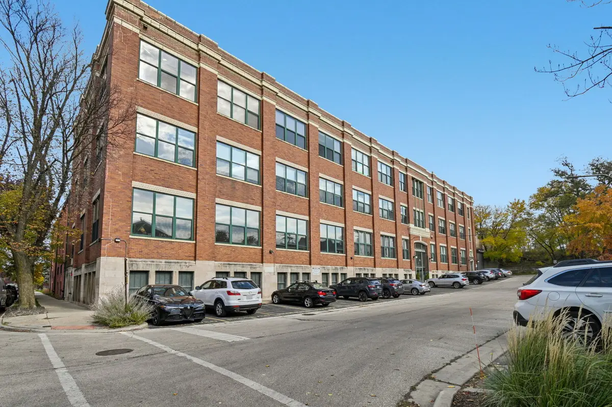 601 Linden Place #121, Evanston, IL 60202 - Image #1