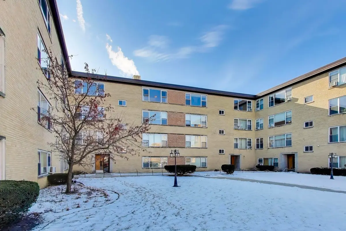2619 W Fitch Avenue #3-C, Chicago, IL 60645 - Image #1