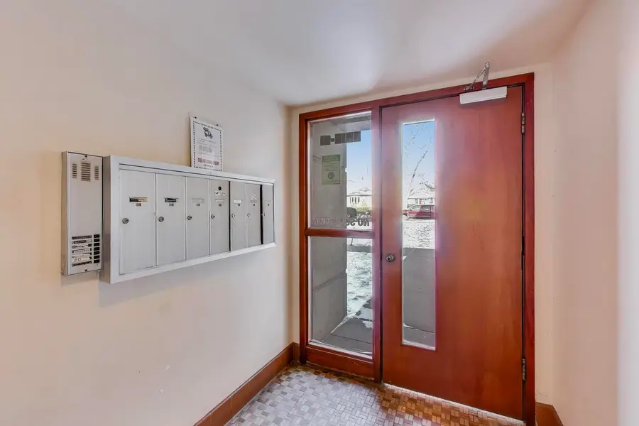 2619 W Fitch Avenue #3-C, Chicago, IL 60645 - Image #3