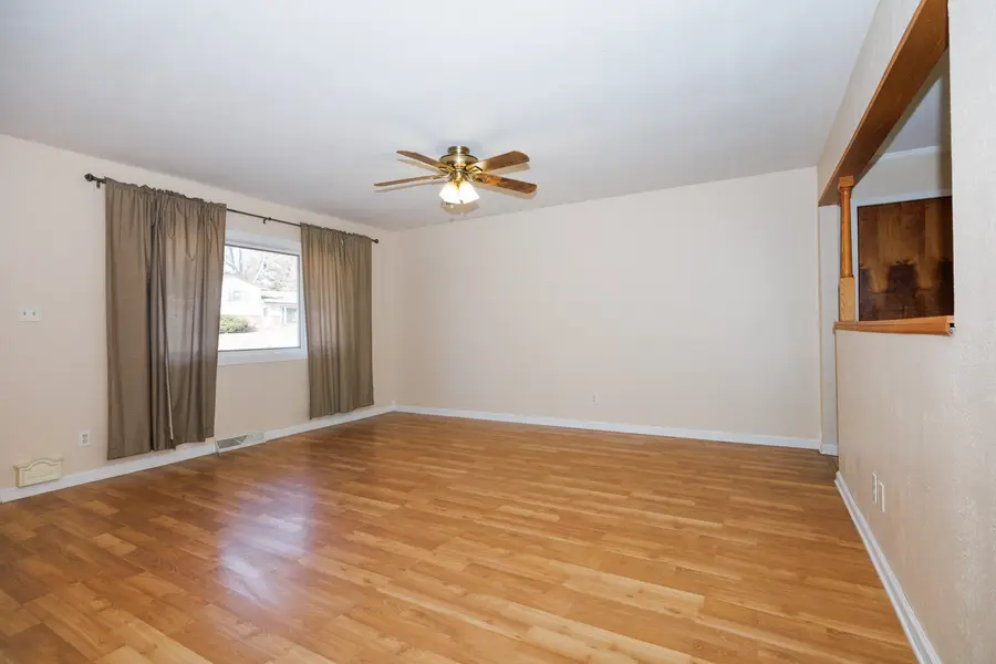 8021 Pine Avenue, Downs, IL 61736 - #3