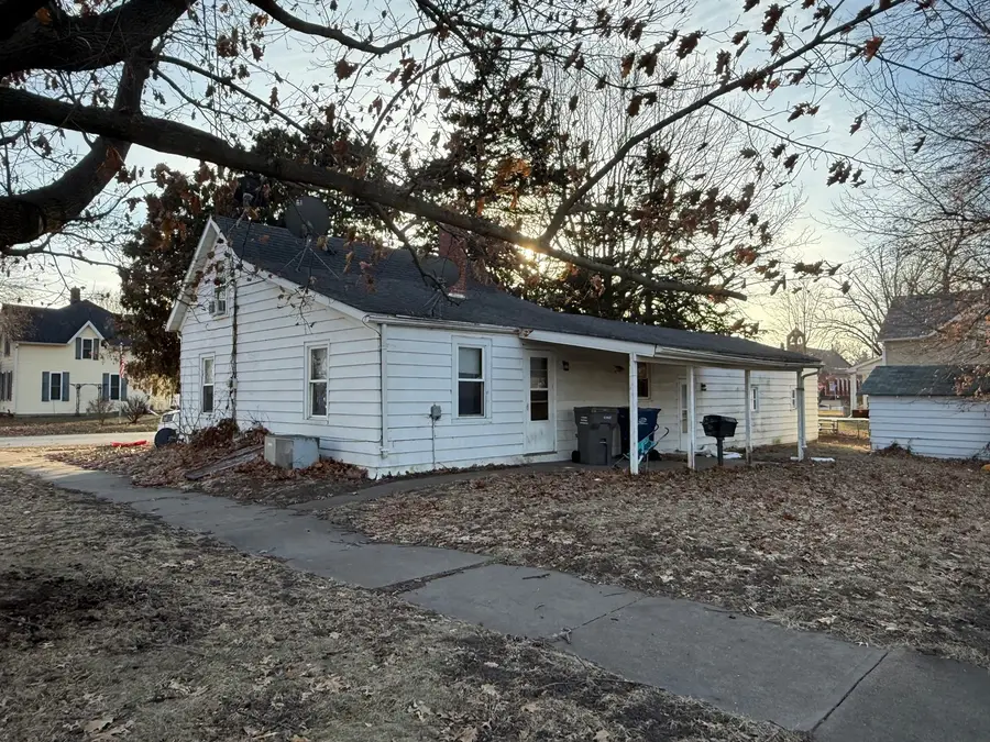 213 NE 4th Street, Aledo, IL 61231 - #3