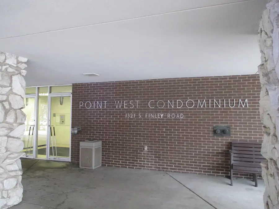 1321 S Finley Road #211, Lombard, IL 60148 - Image #3