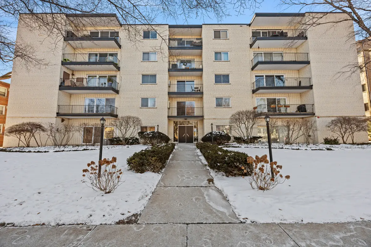 820 Oakton Street #2C, Evanston, IL 60202 - Image #1