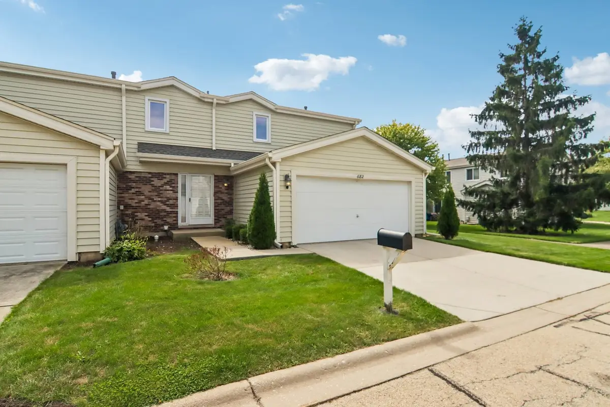 682 Claridge Circle, Hoffman Estates, IL 60169 - #1