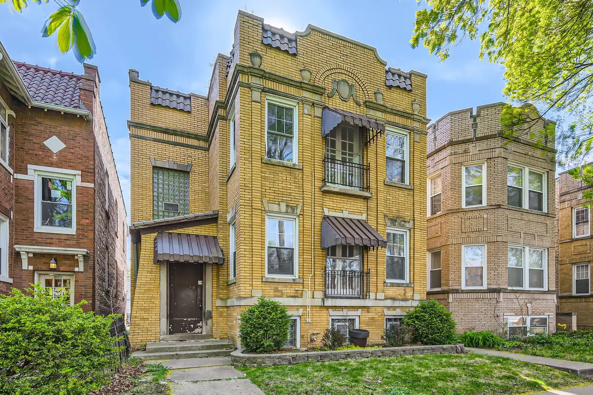 6431 N Campbell Avenue, Chicago, IL 60645 - Image #1