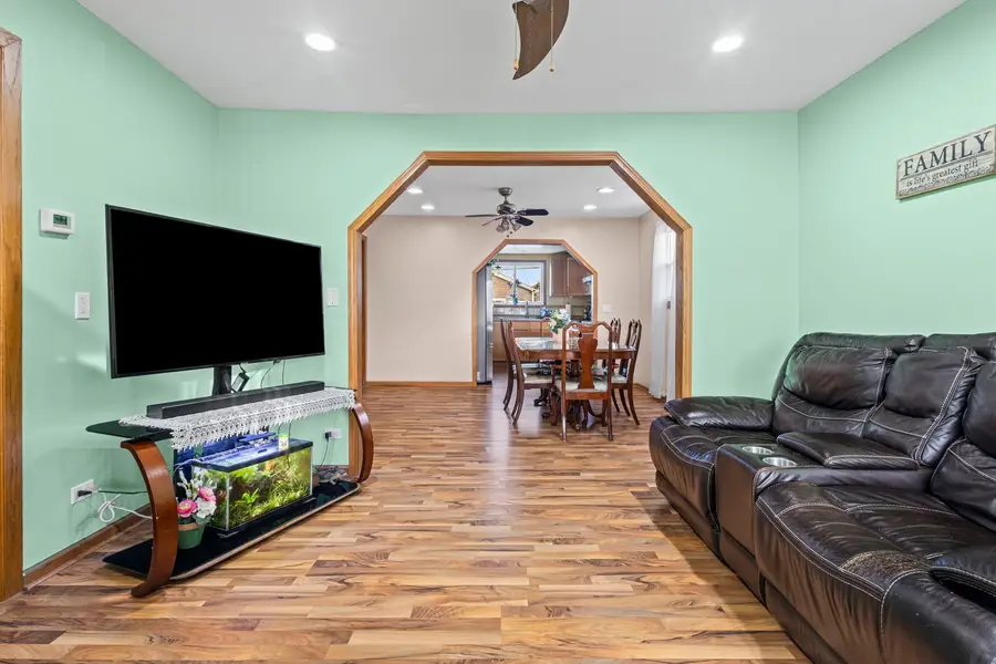 4901 S Lorel Avenue, Chicago, IL 60638 - Image #3