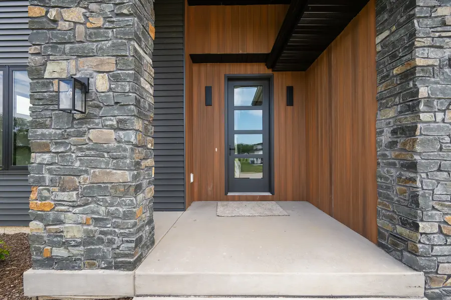 383 Madison Drive, Riverdale, IA 52722 - Image #3