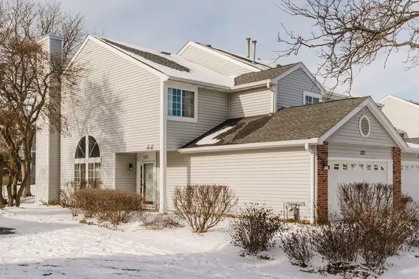 122 Brittany Drive, Streamwood, IL 60107