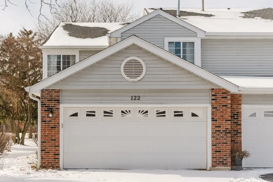 122 Brittany Drive, Streamwood, IL 60107 - Image #2