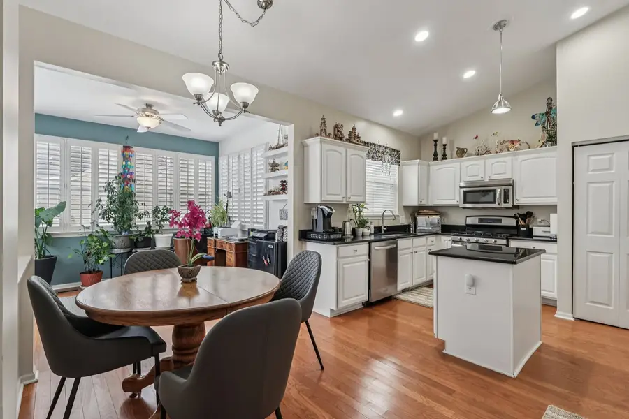 688 Cadillac Circle, Romeoville, IL 60446 - Image #2