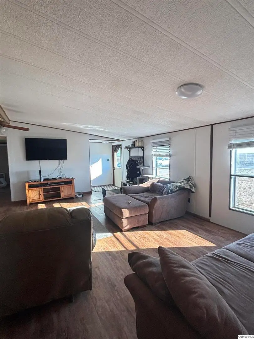 2330 E County Road 1400, Carthage, IL 62321 - #3