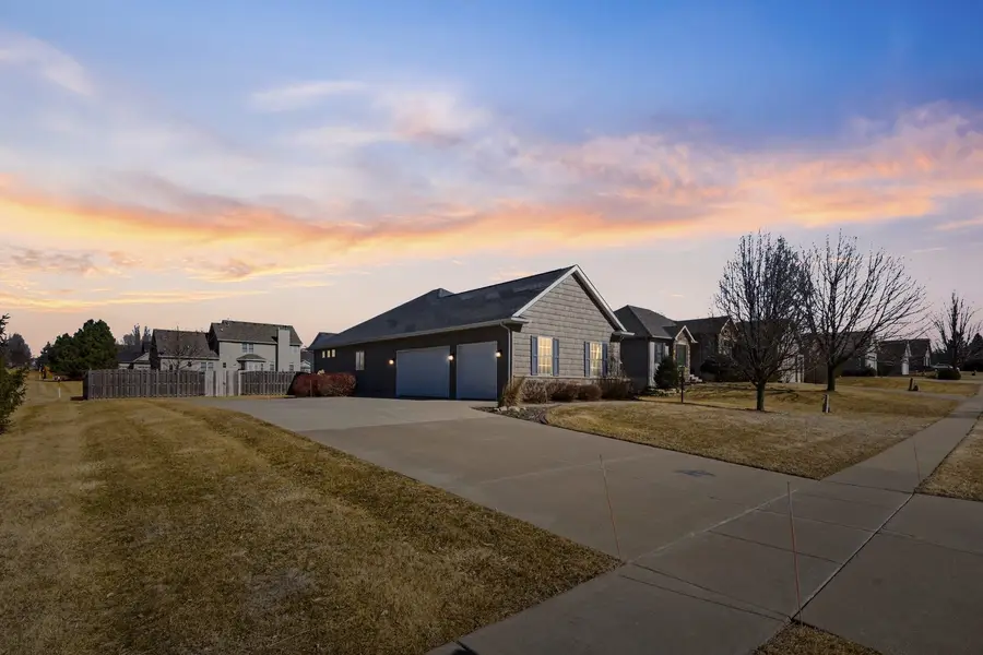 3366 Field Sike Drive, Bettendorf, IA 52722 - #2