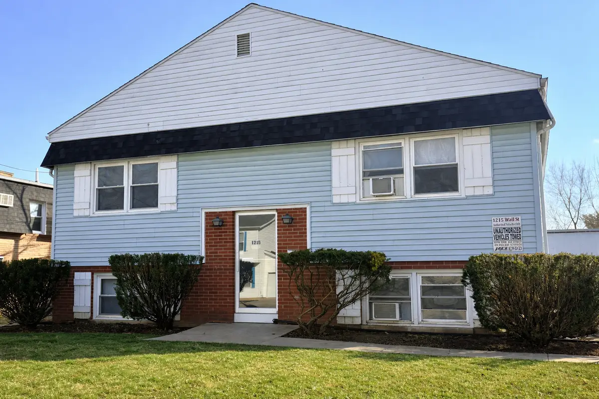 1215 Wall Street, Normal, IL 61761 - Image #1