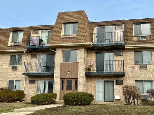 212 Shorewood Drive #2B, Glendale Heights, IL 60139