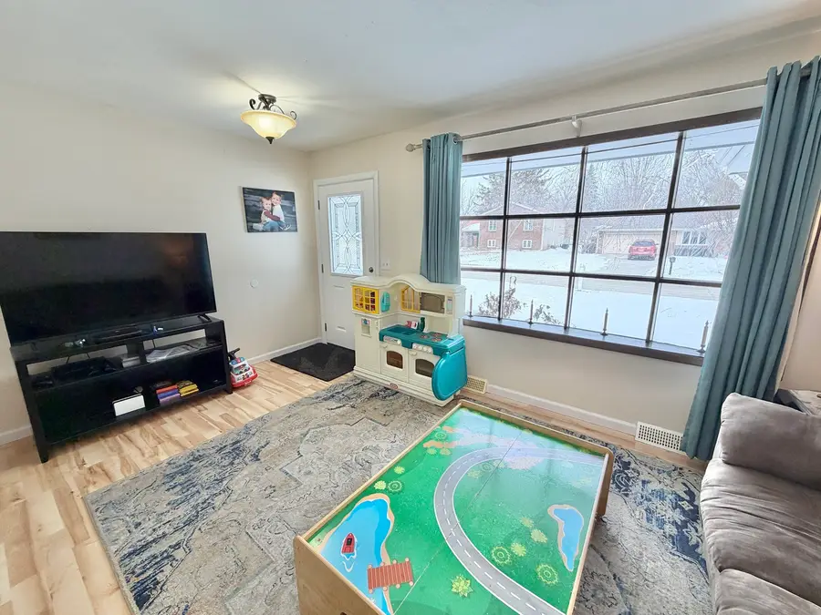 5639 Haddon Place, Rockford, IL 61114 - Image #2