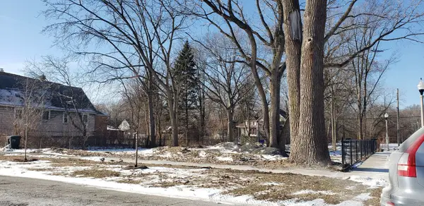 Address Withheld By Seller, Chicago, IL 60617