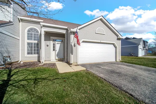 7 Dogwood Court, Lake In The Hills, IL 60156