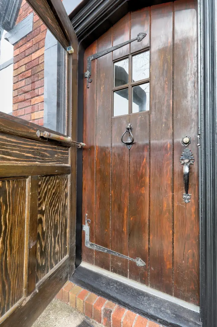 526 W Jackson Street, Woodstock, IL 60098 - #2