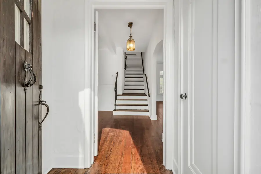 526 W Jackson Street, Woodstock, IL 60098 - #3