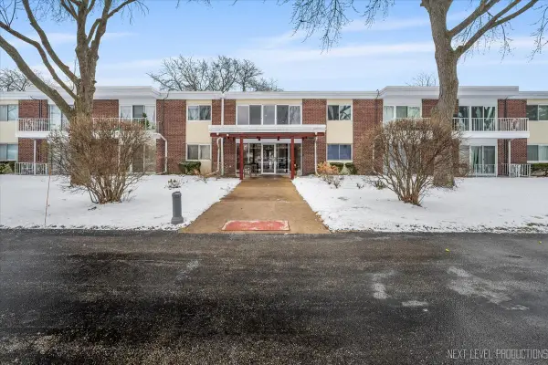 127 N Wolf Road #60A, Wheeling, IL 60090