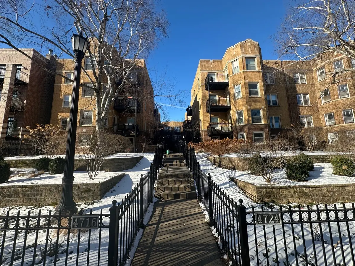 4718 N Beacon Street #2S, Chicago, IL 60640 - Image #1