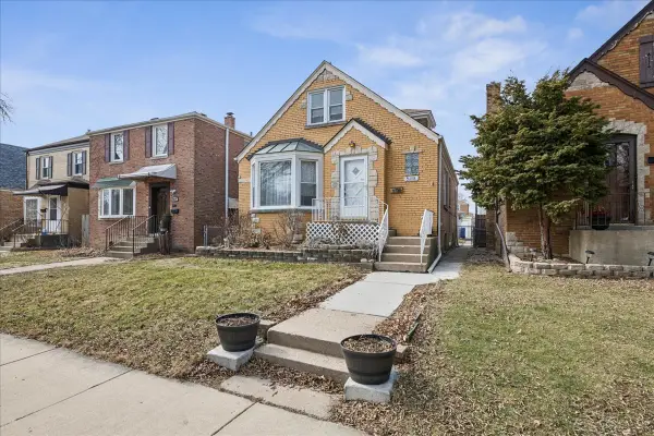 5118 N New England Street, Chicago, IL 60656