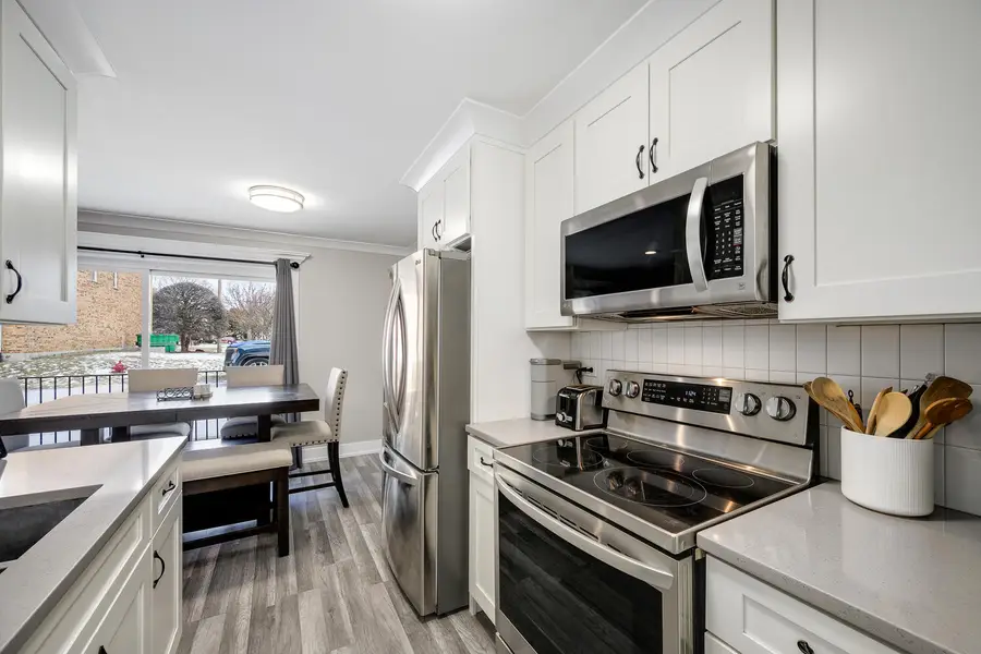 4125 W 97th Place #1-107, Oak Lawn, IL 60453 - Image #2