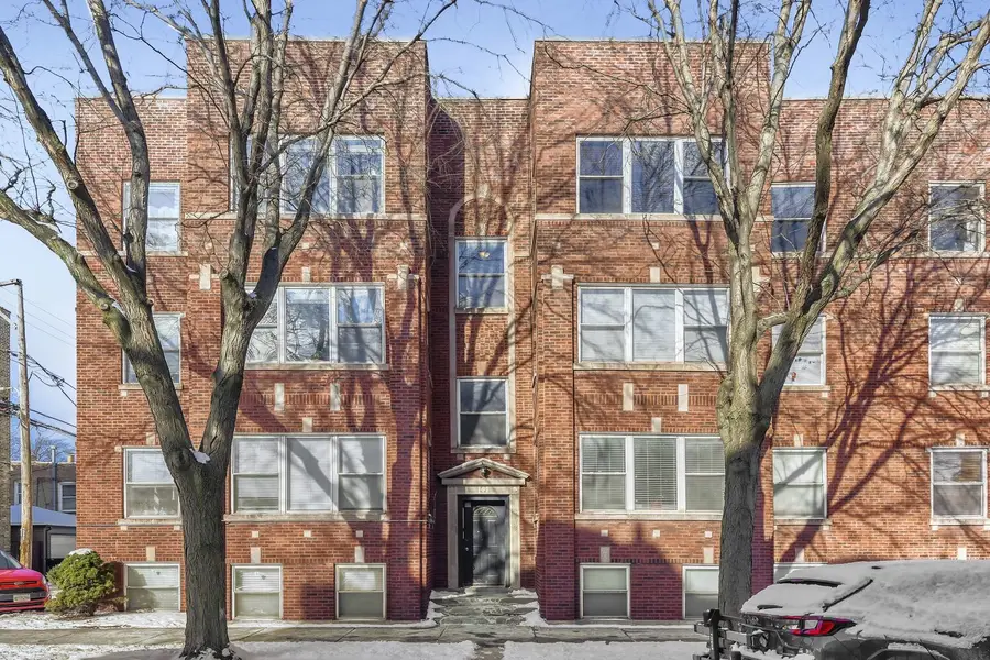 3108 W Belle Plaine Avenue #3, Chicago, IL 60618 - #2