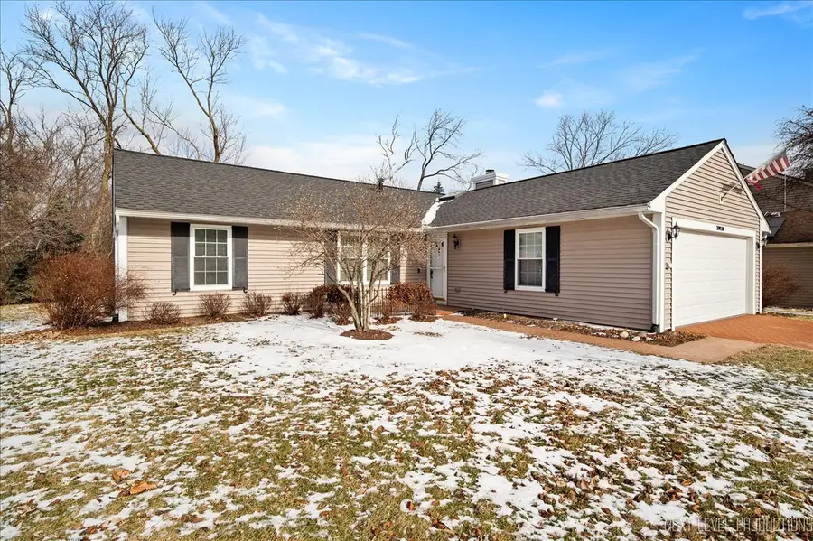 30W110 Huntington Drive, Warrenville, IL 60555 - Image #2