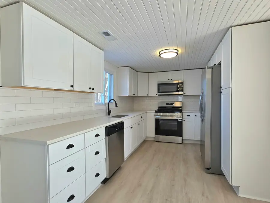 946 W Arlington Lane, Crete, IL 60417 - Image #2