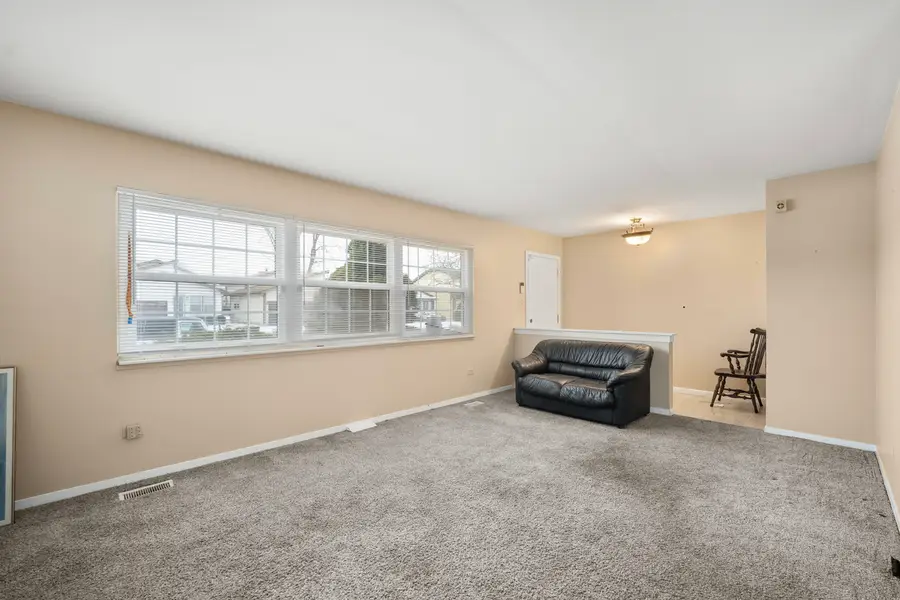 18033 Idlewild Drive, Country Club Hills, IL 60478 - Image #2