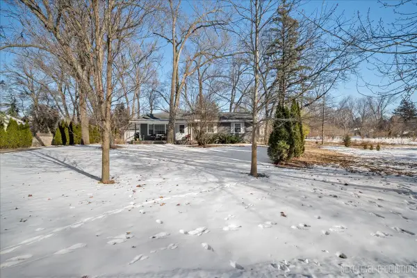 332 Evergreen Drive, Batavia, IL 60510