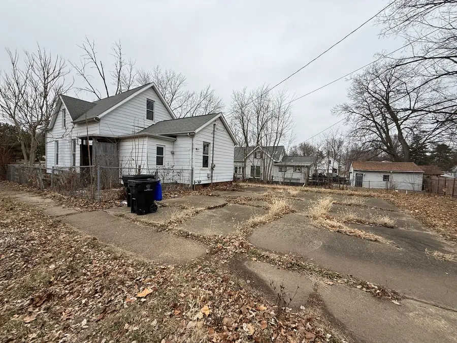 310 S Western Avenue, Bloomington, IL 61701 - Image #2