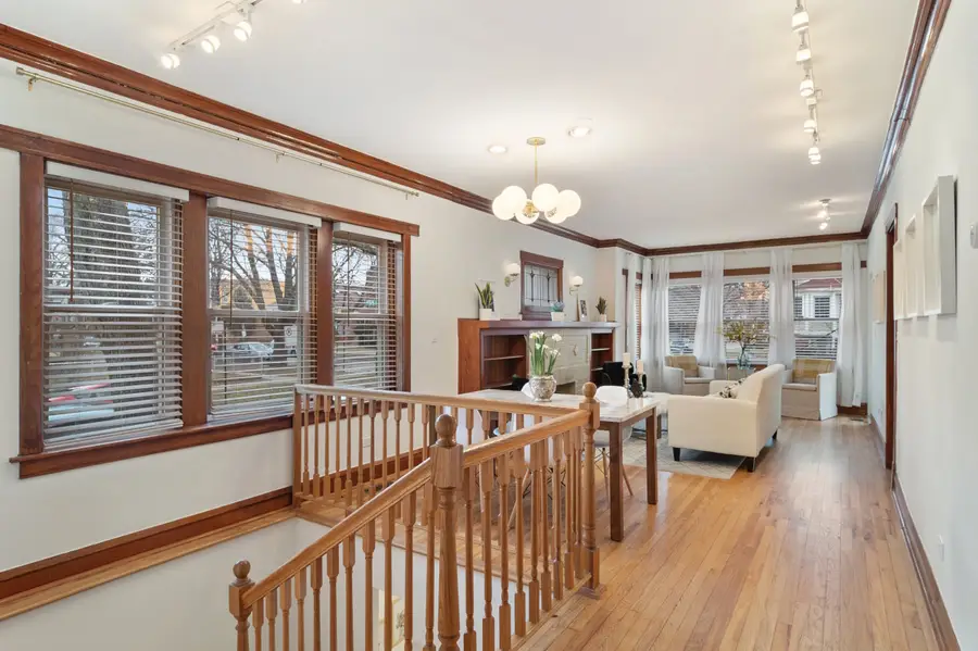 3805 W Roscoe Street #1E, Chicago, IL 60618 - #3