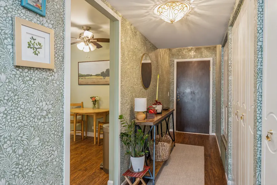 211 Elgin Avenue #2E, Forest Park, IL 60130 - #3