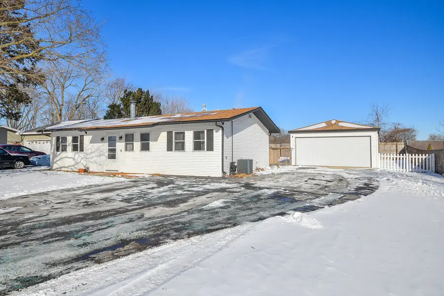 34W928 N James Drive, Saint Charles, IL 60174 - Image #2