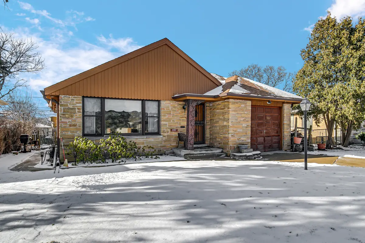 7050 N Keating Avenue, Lincolnwood, IL 60712 - #1