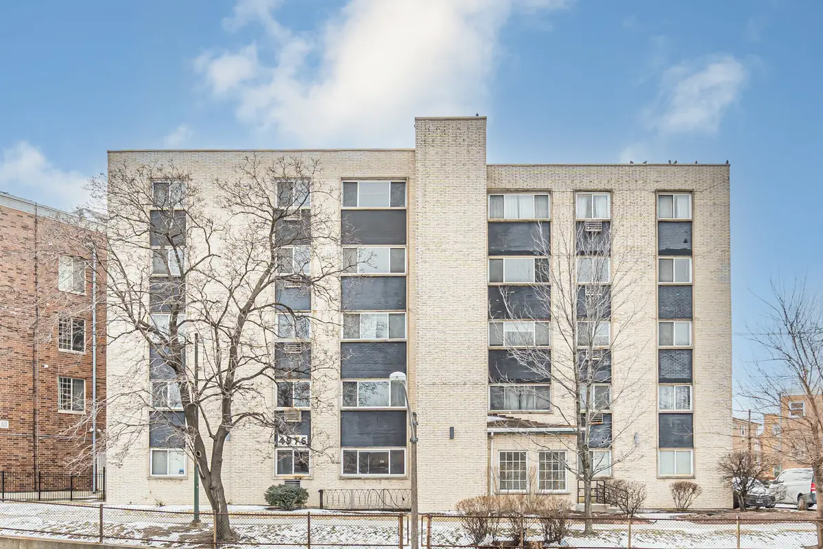 4976 N Milwaukee Avenue #401, Chicago, IL 60630 - Image #1