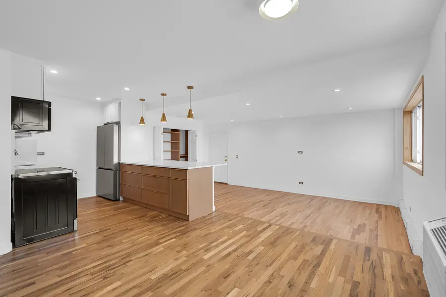 4976 N Milwaukee Avenue #401, Chicago, IL 60630 - Image #3