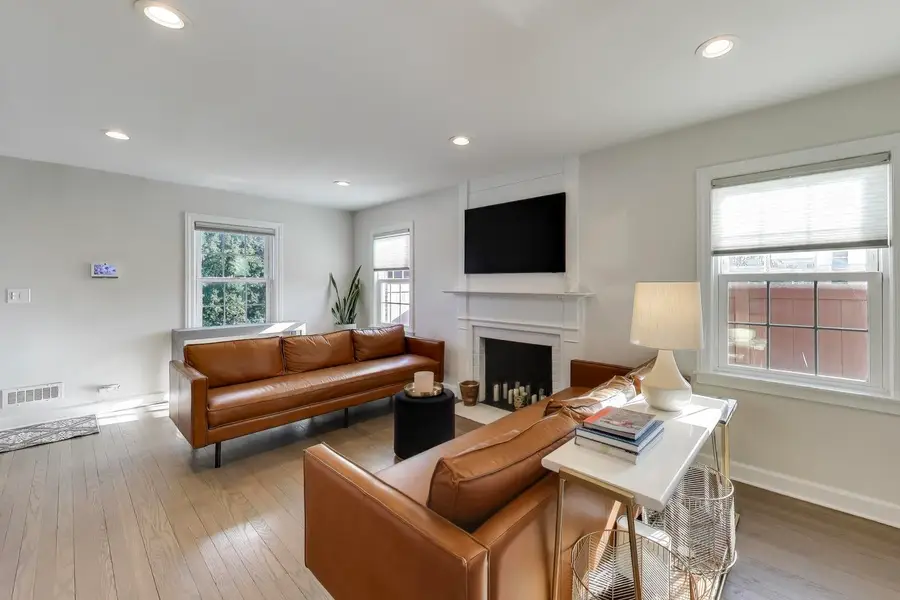 1614 N 76th Avenue, Elmwood Park, IL 60707 - Image #2