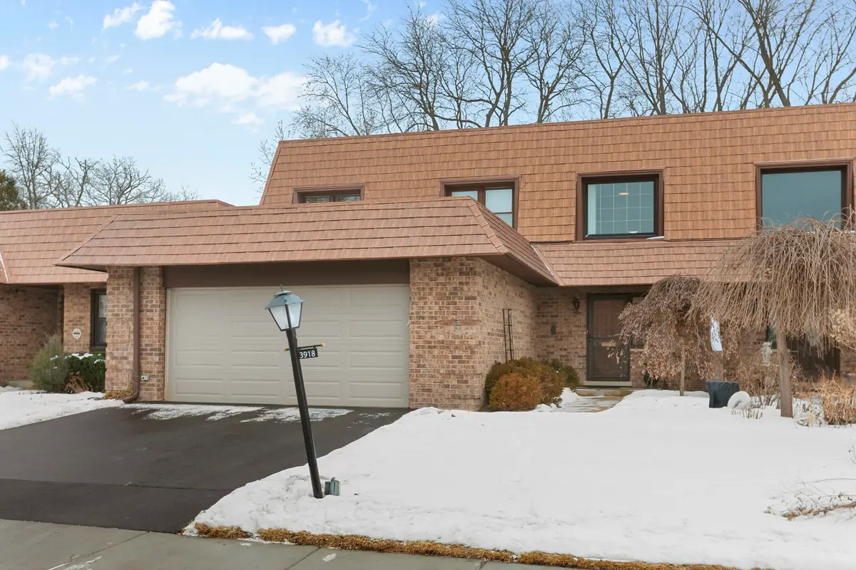 3918 Dundee Road, Northbrook, IL 60062 - #1