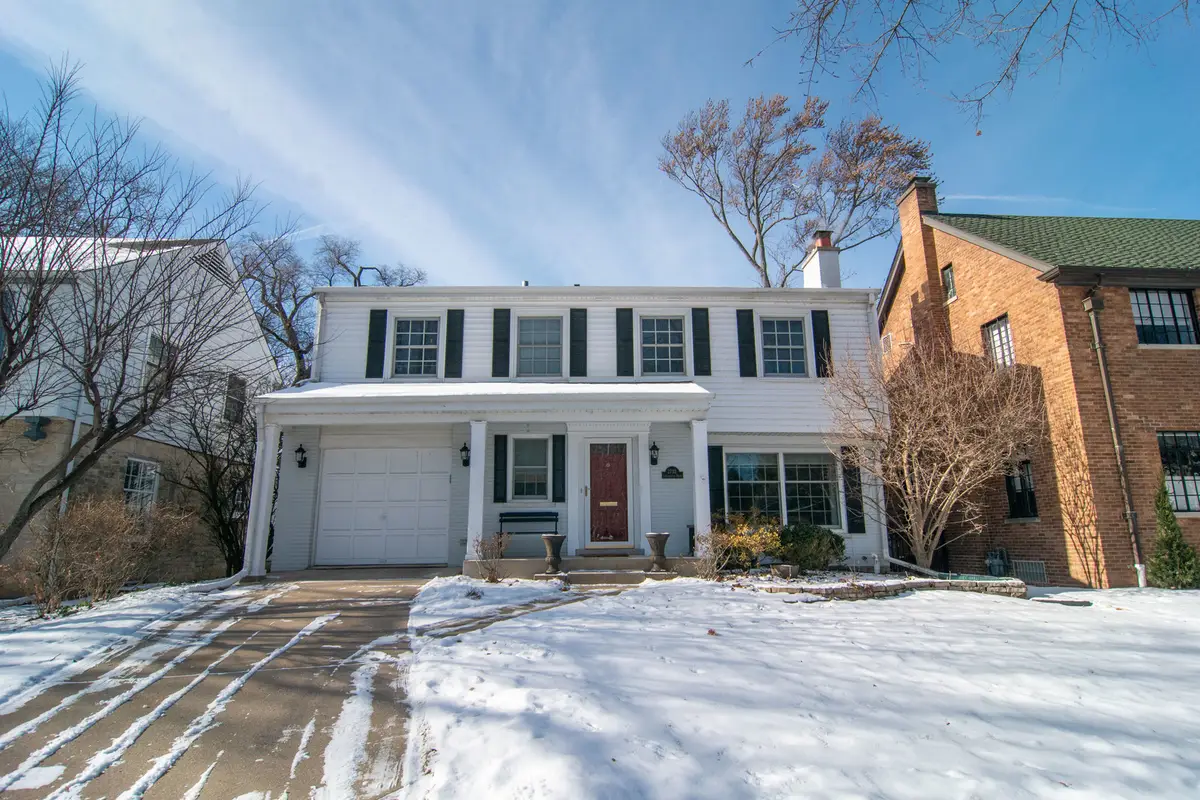 2732 Lincolnwood Drive, Evanston, IL 60201 - Image #1