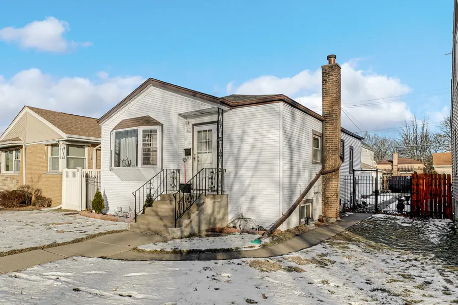 10505 S Whipple Street, Chicago, IL 60655 - Image #2