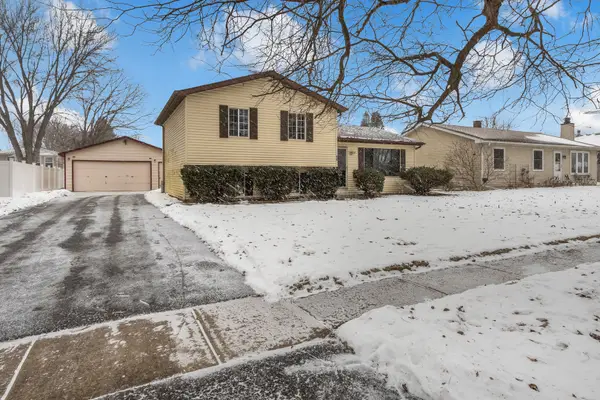 809 Thompson Avenue, Winthrop Harbor, IL 60096