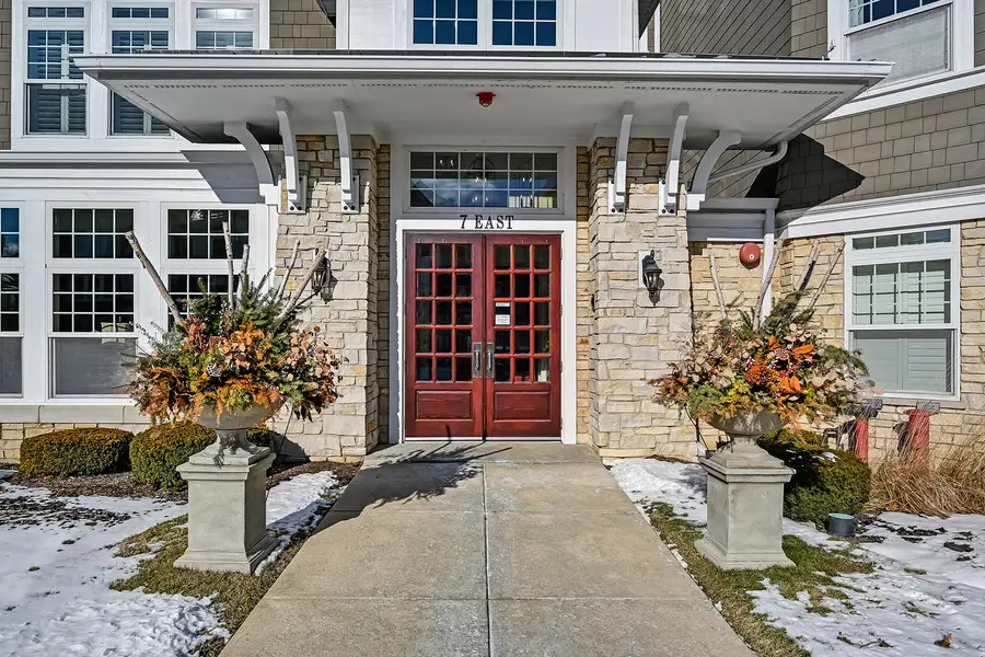 7 E Kennedy Lane #201, Hinsdale, IL 60521 - #2