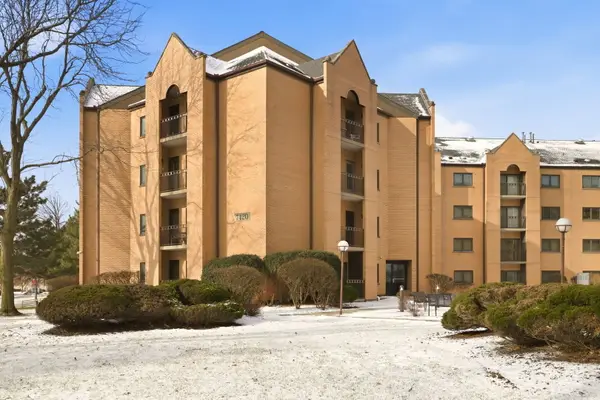 7420 W Lawrence Avenue #212, Harwood Heights, IL 60706