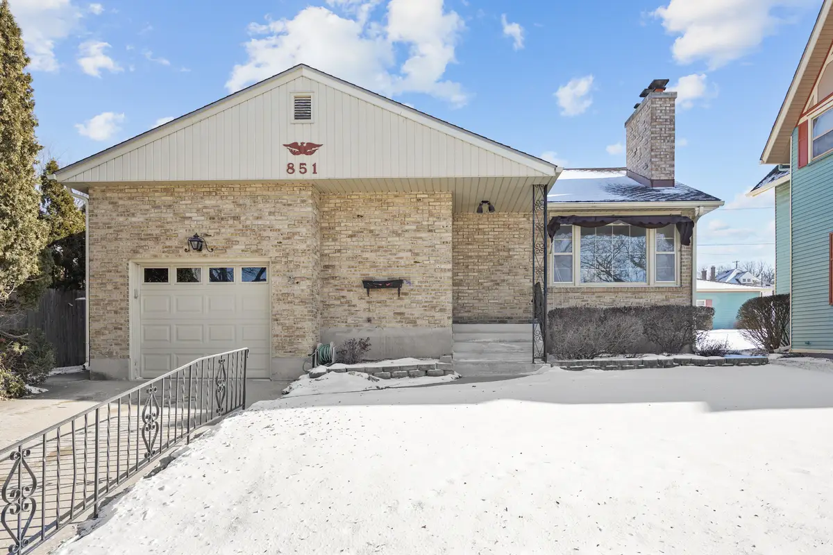851 N Grove Avenue, Elgin, IL 60120 - Image #1